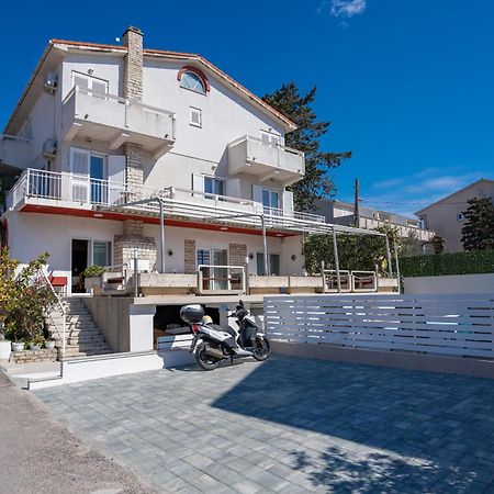 נובליה Pool Mansion Magnolia - Comfort Rooms מראה חיצוני תמונה