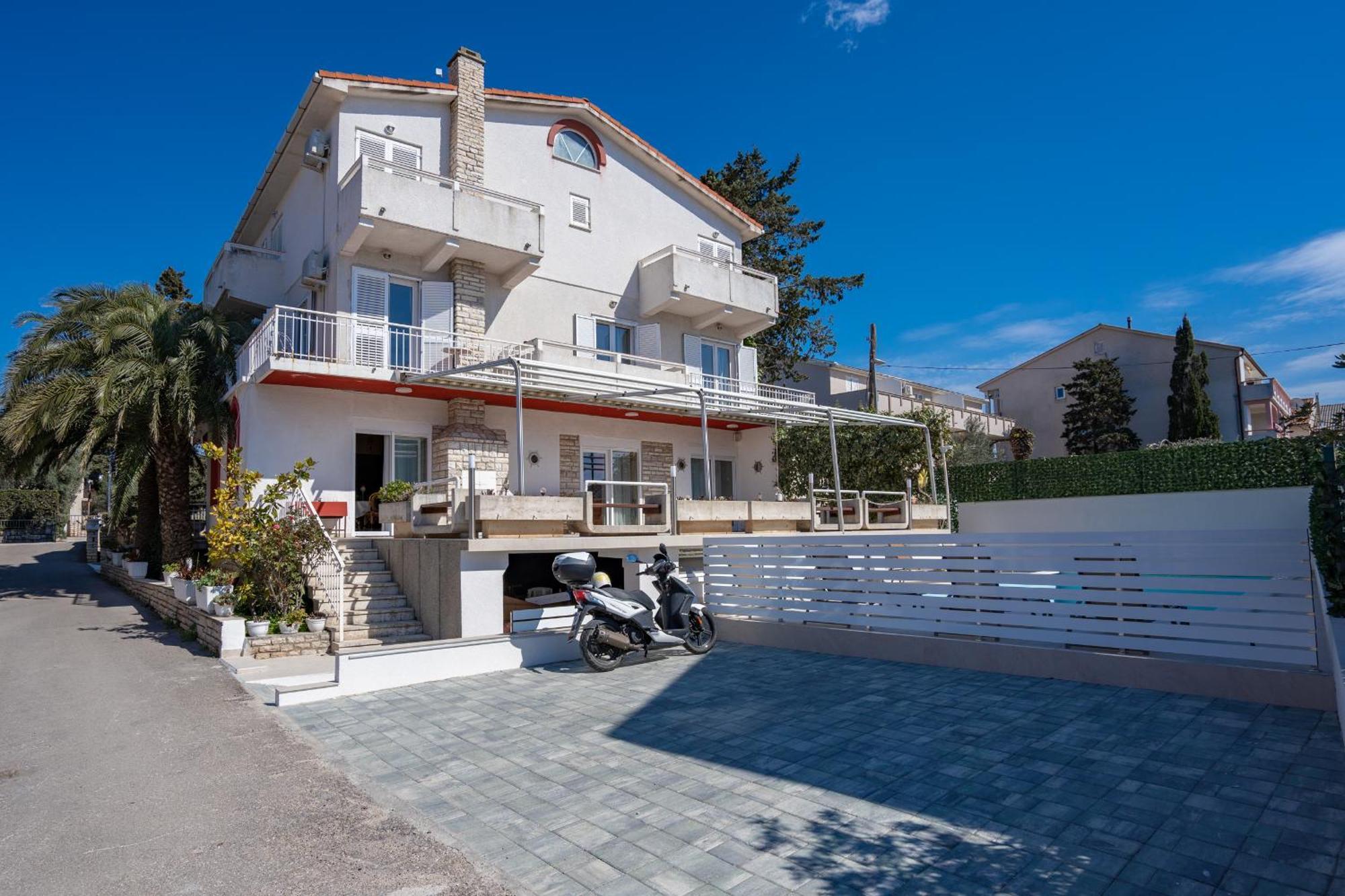 נובליה Pool Mansion Magnolia - Comfort Rooms מראה חיצוני תמונה